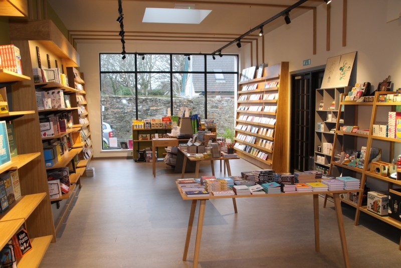 Books, cards & gifts